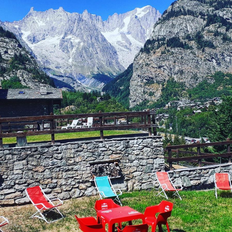 Hotel Ottoz Meuble Courmayeur Exterior foto