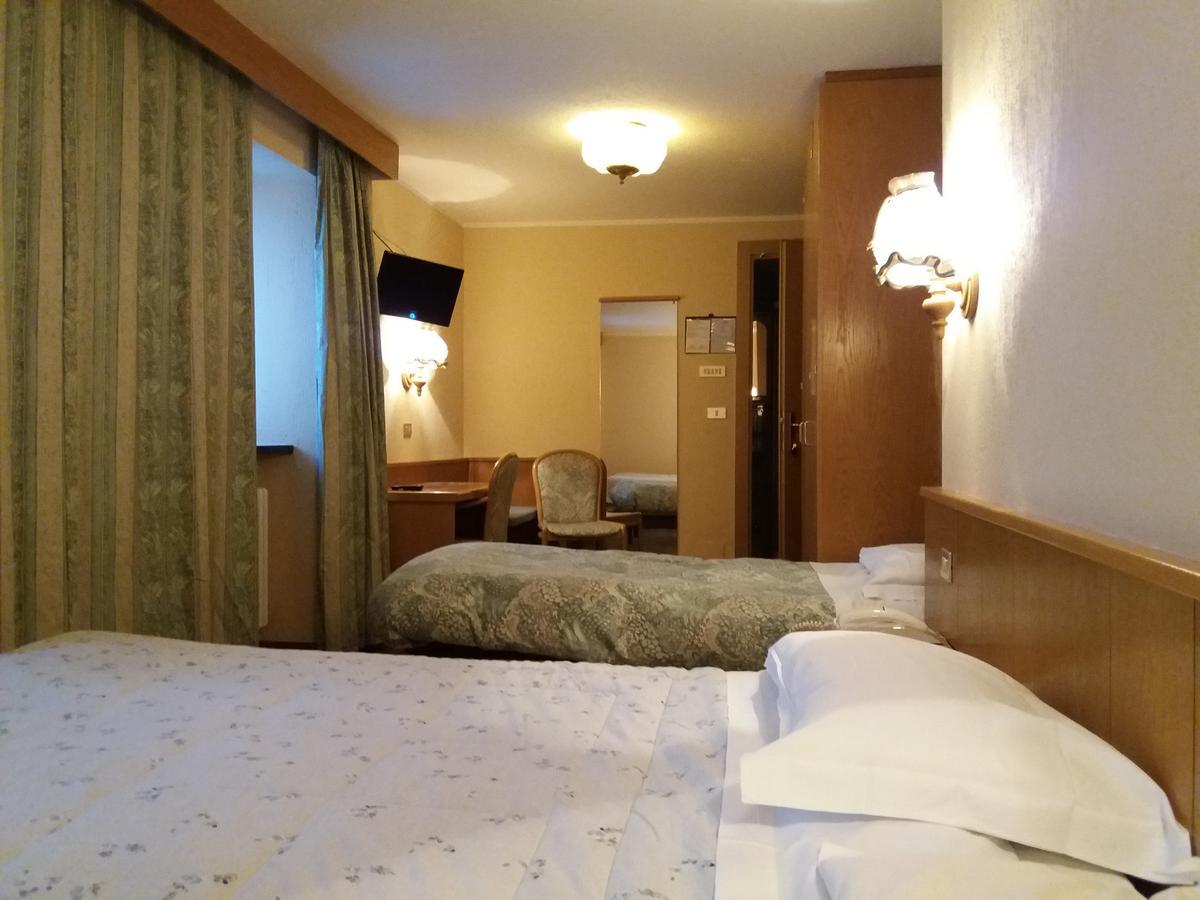 Hotel Ottoz Meuble Courmayeur Exterior foto