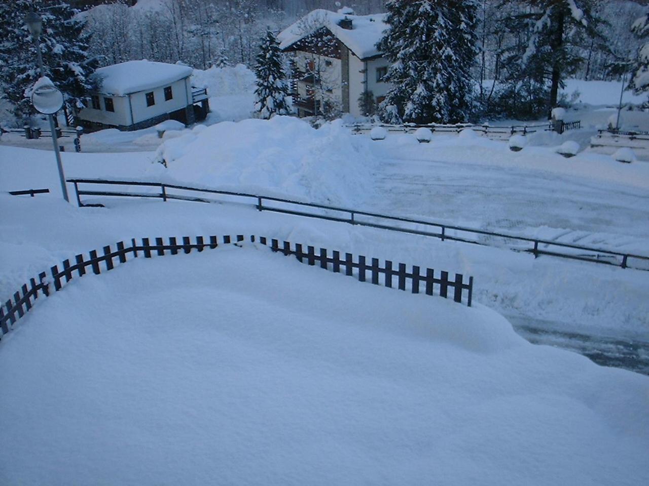 Hotel Ottoz Meuble Courmayeur Exterior foto
